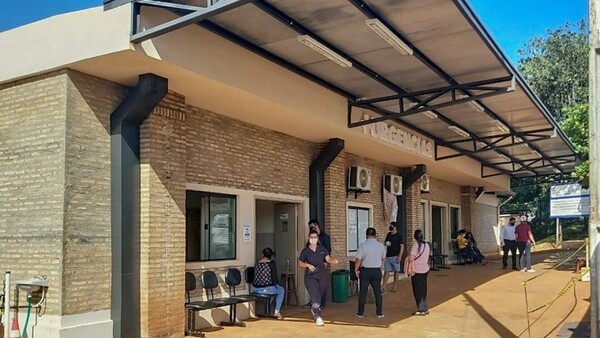 Directora de hospital llamó a policía luego de que paciente le dijera de todo