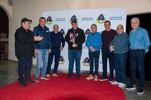 El Galáctico gana el premio “Día del Trabajador” en el turf - Polideportivo - ABC Color