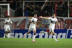 Video: Los goles del triunfo de Olimpia sobre Barracas Central - Olimpia - ABC Color