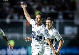 El Franjeado lo dio vuelta y le ganó 2-1 a Barracas Central - trece