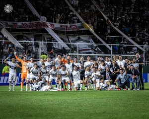 Olimpia ruge en Buenos Aires: Remontada heroica ante Barracas para ser líder en la Sudamericana
