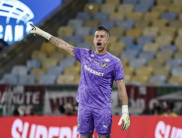 Fábio rompe el silencio de la historia: Superó el legendario récord de Ever Hugo Almeida