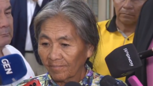 Abuelitos cruzaron las inundaciones para cobrar y el BNF les bloqueó las tarjetas