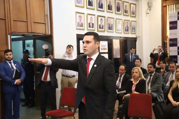 ¿Hay votos para expulsar a Hernán Rivas? Esto revela Éver Villalba - Política - ABC Color