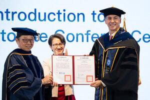 Santiago Peña recibe Doctorado Honoris Causa en Taiwán y se reúne con becarios paraguayos - El Trueno