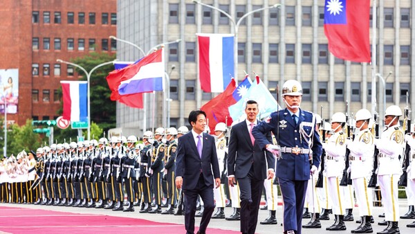 Taiwán recibe a Santiago Peña y China exhorta a Asunción a "romper" esta relación