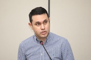 Renunció el senador Hernán Rivas