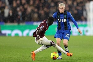 Bournemouth aparta a uno de sus futbolistas por chats con una menor