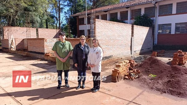 ALUMNOS DEL COLEGIO TÉCNICO DE ENCARNACIÓN DENUNCIAN OBRAS PARALIZADAS