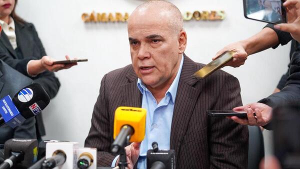 Bachi afirma que se sacan "mochila pesada" con Rivas y ahora espera renuncia de Erico