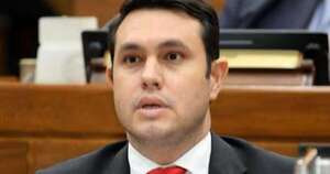 La Nación / Hernán Rivas presentó renuncia indeclinable a banca del Senado