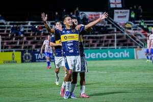 El 12 de Junio de Villa Hayes asume el liderazgo exclusivo en la Intermedia - Fútbol de Intermedia - ABC Color