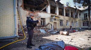 Ataques rusos golpean Sumy y Odesa; dejaron tres muertos