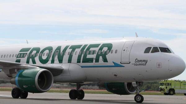 Avión aborta despegue tras impactar a una persona en la pista