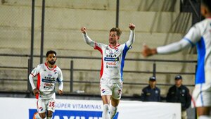 Nacional vence a Trinidense en noche de penales