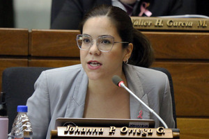 Cartismo "descarta" a sus dirigentes cuestionados tras caída de Rivas, dice diputada