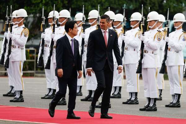 Santiago Peña concluye visita a Taiwán y parte rumbo a Filipinas - Política - ABC Color