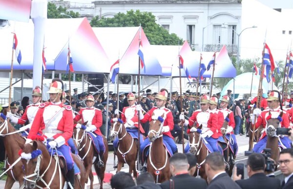 Cambio de posición: habrá desfile militar y policial en las fiestas patrias