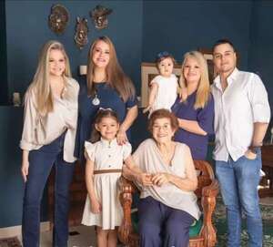 Adela Mercado: “Ser madre para mí es la misión más gratificante de mi vida” - Gente - ABC Color