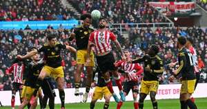 La Nación / Alderete batalló ante Manchester United