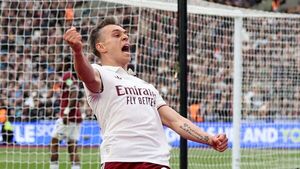 El Arsenal gana con lo justo y se acerca al título de la Premier League