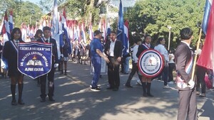 Escuela cancela desfile por la crisis económica