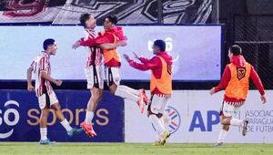 Campeón de cartón: San Lorenzo ridiculizó a Olimpia