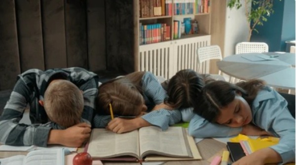 Dormir bien es aprender mejor: viceministra alerta sobre el impacto del sueño y las pantallas