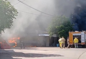 Incendio en el Mercado de Itauguá deja pérdidas casi totales para cerca de 400 permisionarios