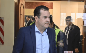 Exsenador Friedmann y otros acusados van a juicio por caso merienda escolar en Guairá - Noticiero Paraguay