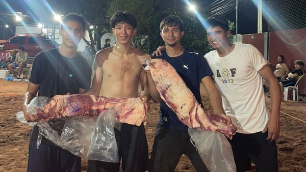 Ganaron costillas anchas jugando voley y piki po y armaron el asadacho