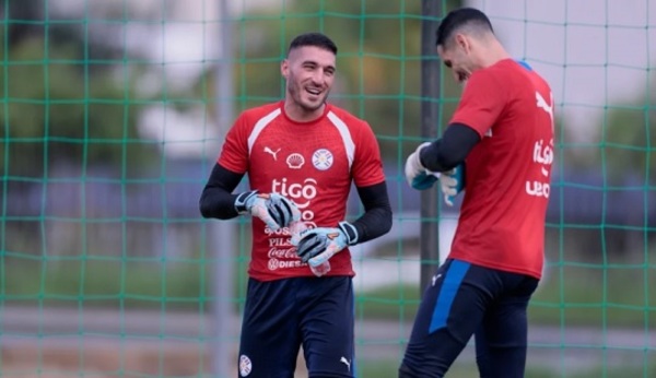 Prelista Albirroja: Alfaro apunta a jugadores de Cerro y Olimpia