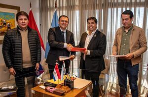 EBY y Misiones firman ambicioso convenio para beneficio de más de 8.000 productores del VIII° Departamento