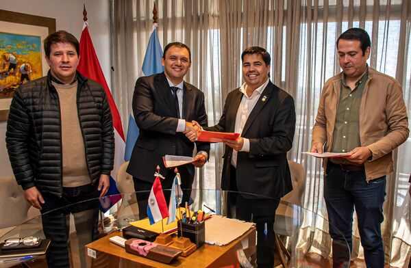 EBY y Misiones firman ambicioso convenio para beneficio de más de 8.000 productores del VIII° Departamento
