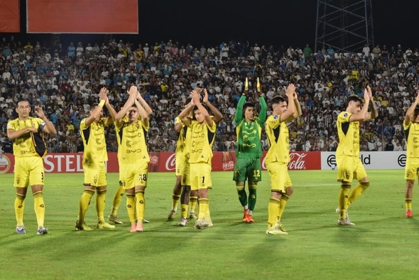Feriado con fútbol: La APF programa la penúltima fecha con un inédito duelo matutino
