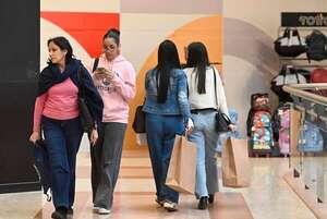 Shoppings y supermercados reorganizan su atención para el Día de la Madre  - Negocios - ABC Color