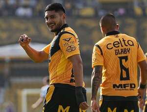 Gol del “Tigre” Riveros en el fútbol chileno - Fútbol Internacional - ABC Color