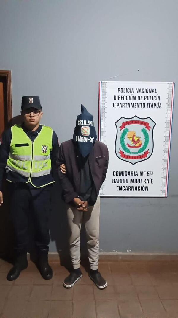 Aprehenden a joven por presunto hurto y recuperan prendas robadas en Encarnación