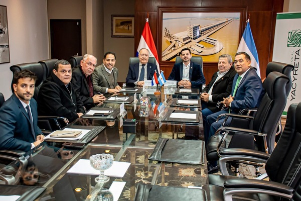 Embajador argentino visita el Consejo de Administración de la EBY