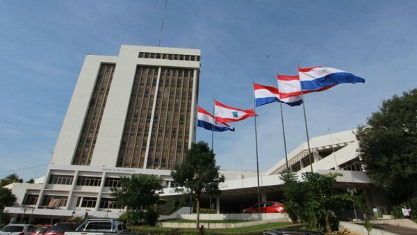 Asunción: Balance 2025 expone desvío de bonos, baja inversión en obras y números "falseados"