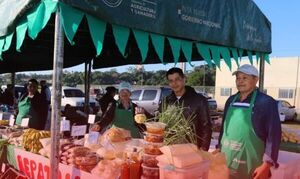 Ministerio de Agricultura y Ganadería organiza feria 'Carnicería Che Sype Guarã' por el día de la madre