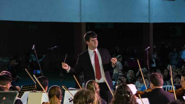 Sinfonía divertida de la OSCA para celebrar los 70 años del Colegio Cervantes