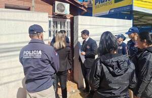 Allanan oficina de precandidato por título falso de abogado •