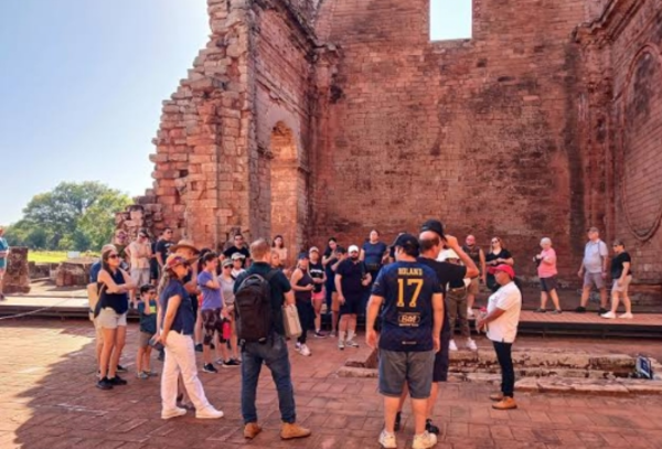 Senatur invita a realizar turismo interno durante el feriado patriótico