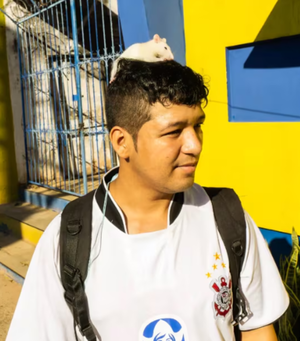 “Freestyler” es furor por rapear en los buses con sus ratones
